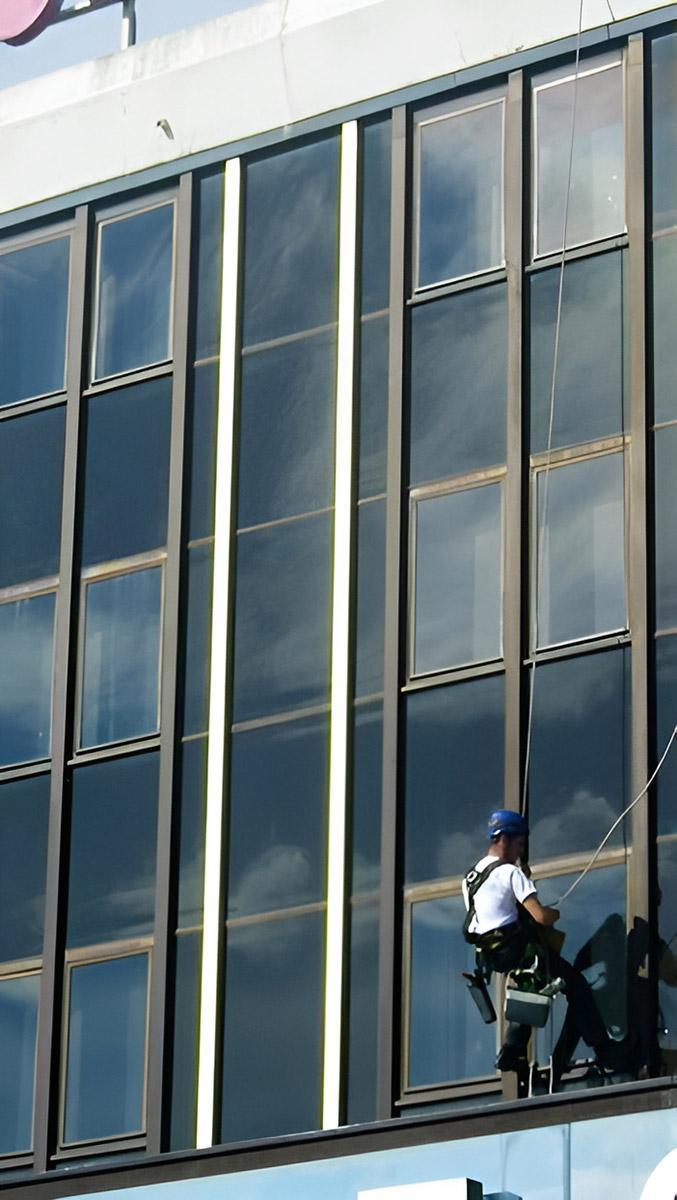 Nettoyage des vitres de l’hôtel Angers